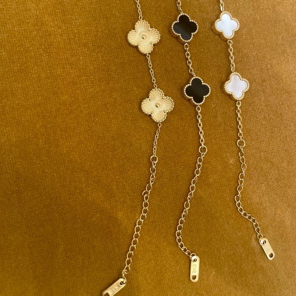 18k gold plated Clover Bracelet - Red - Picture 8 of 8